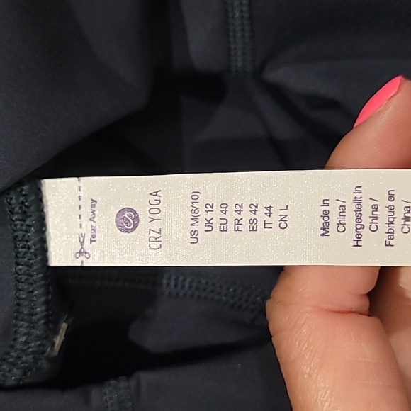 Yoga Shorts with Pockets - Dark Green - Picture 5 of 8